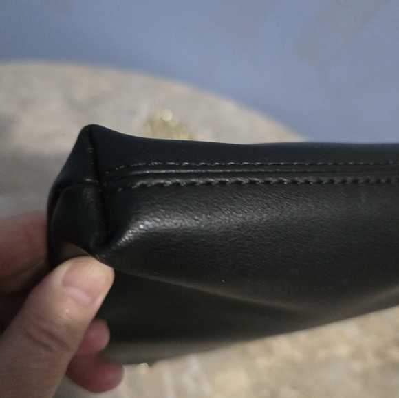 Imoshion Black Flower Applique Crossbody Clutch NWT - Picture 7 of 7